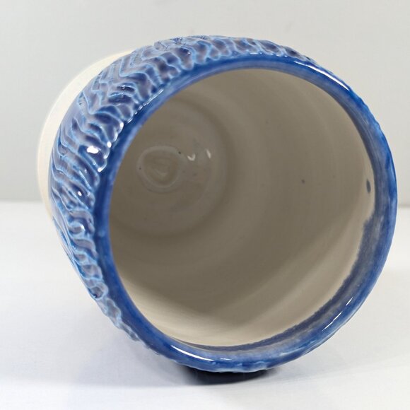 Handmade carved pottery storage jar in blue and white - Picture 8 of 12